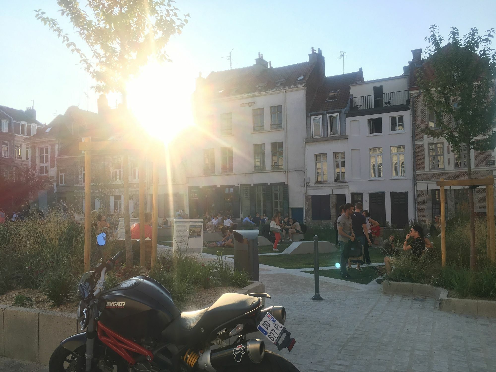 Little Plaza Appart'Hotel Lilla Esterno foto
