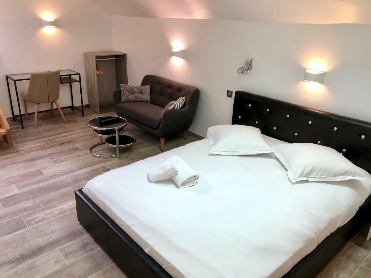 Little Plaza Appart'Hotel Lilla Esterno foto